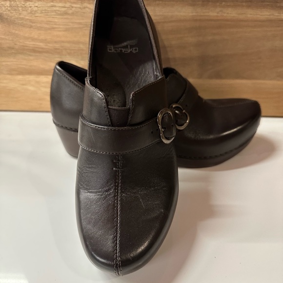 Dansko Tamara Womens 40/9.5 Brown Leather Split Toe Nurse Clogs Mules Shoes - Picture 4 of 7